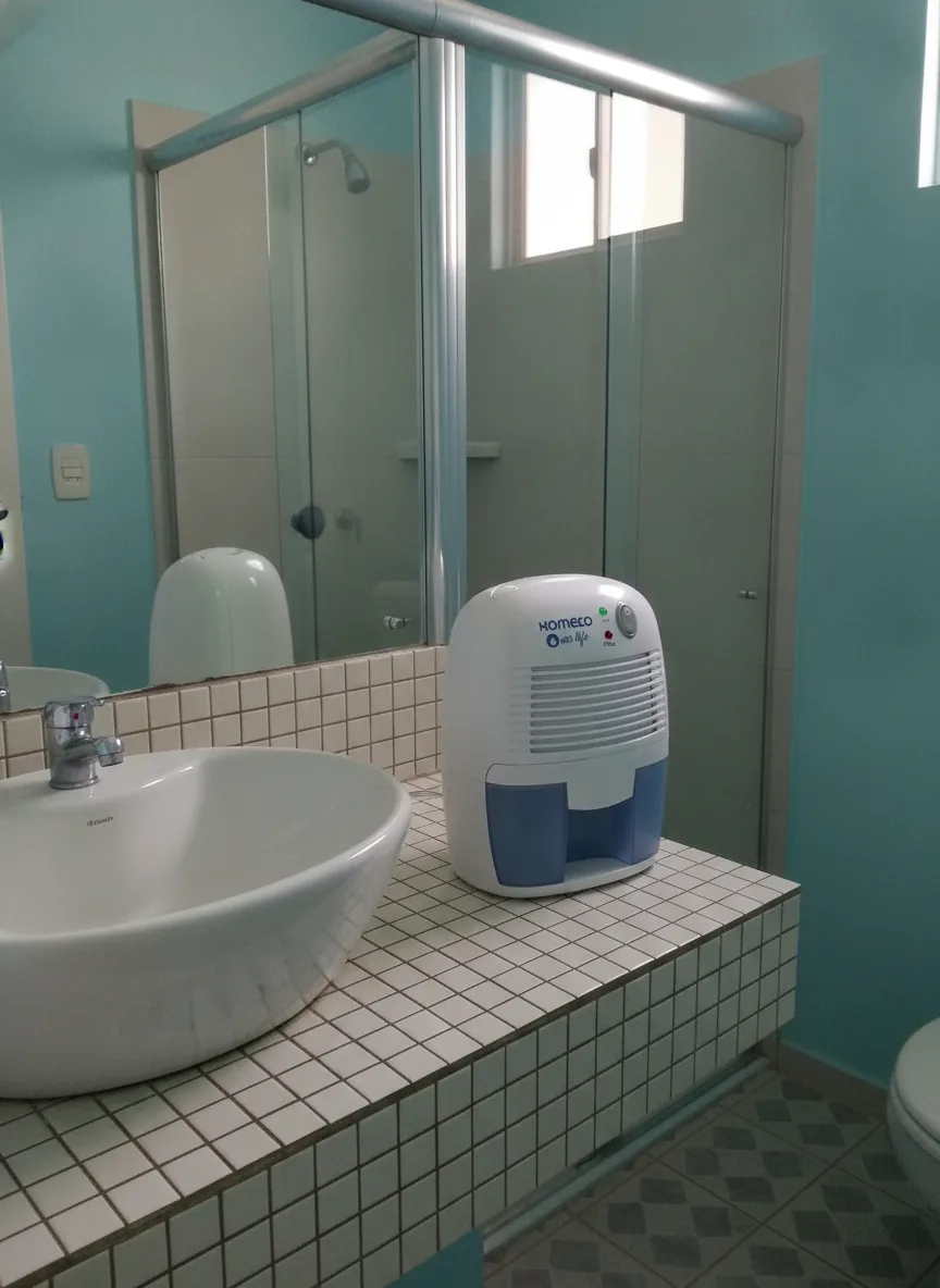 Desumidificador Komeco KDP 250 Air Life antimofo branco, foto real do produto